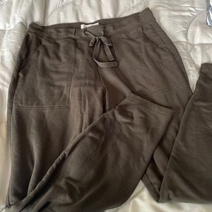 Lou and grey for loft Signature soft sweatpants